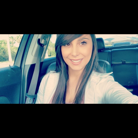 Meet your Posher, Amanda - Picture 3 of 3